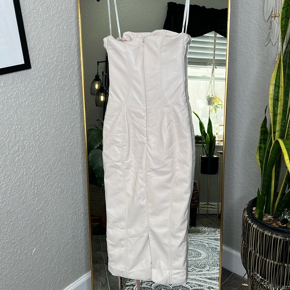 HOUSE OF CB 'Camilla' Ivory Vegan Leather Strapless Dress NWOT - Picture 13 of 15